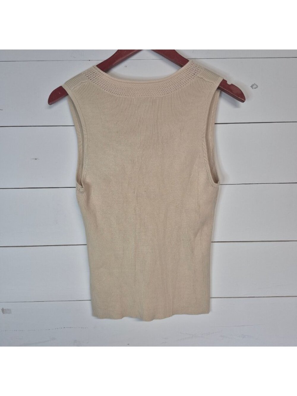 Halston Beige Sleeveless Ribbed Knit V-Neck Tank Top With Crochet Trim Womens Si - Picture 6 of 6